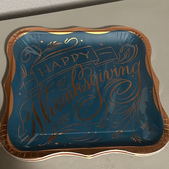 Thanksgiving Elegance Dinner Plates & Napkins - Picture 5 of 10